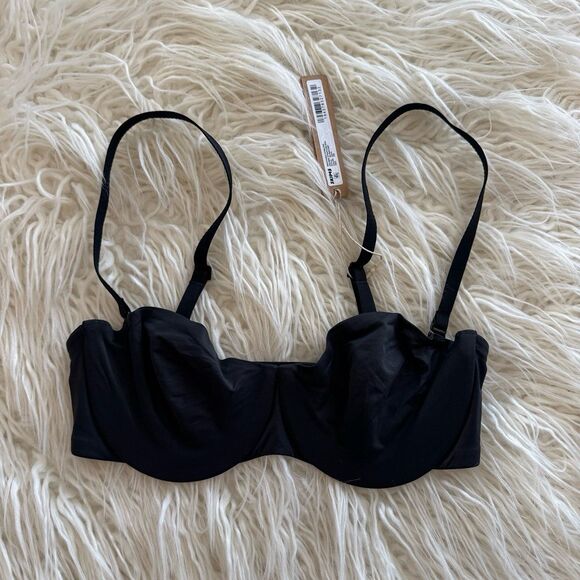 SKIMS Other - Skims Smoothing Intimates Strapless Bra Onyx Size 32B